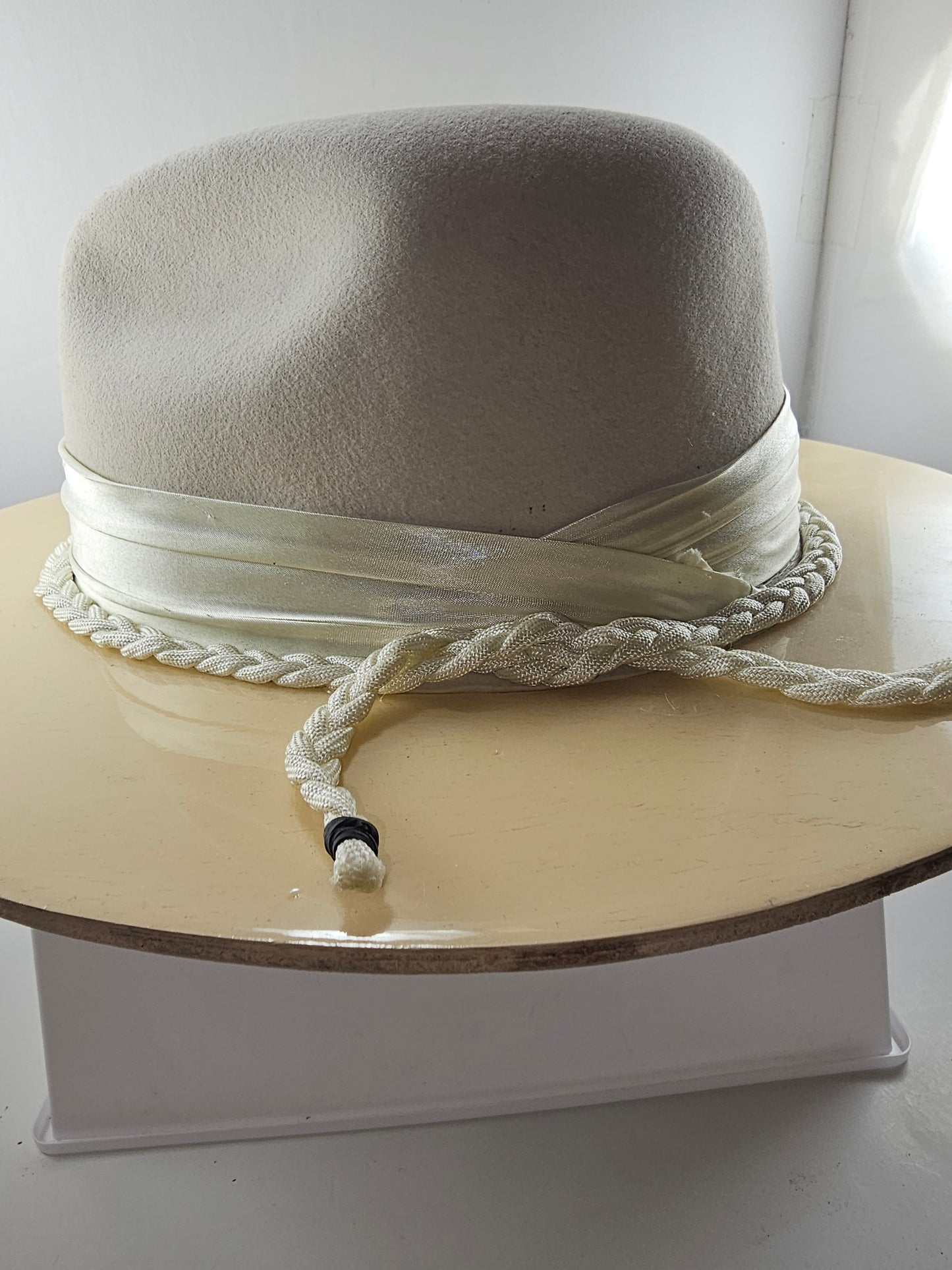 Deluxe Ivory Acrylic Wide Brim Fedora