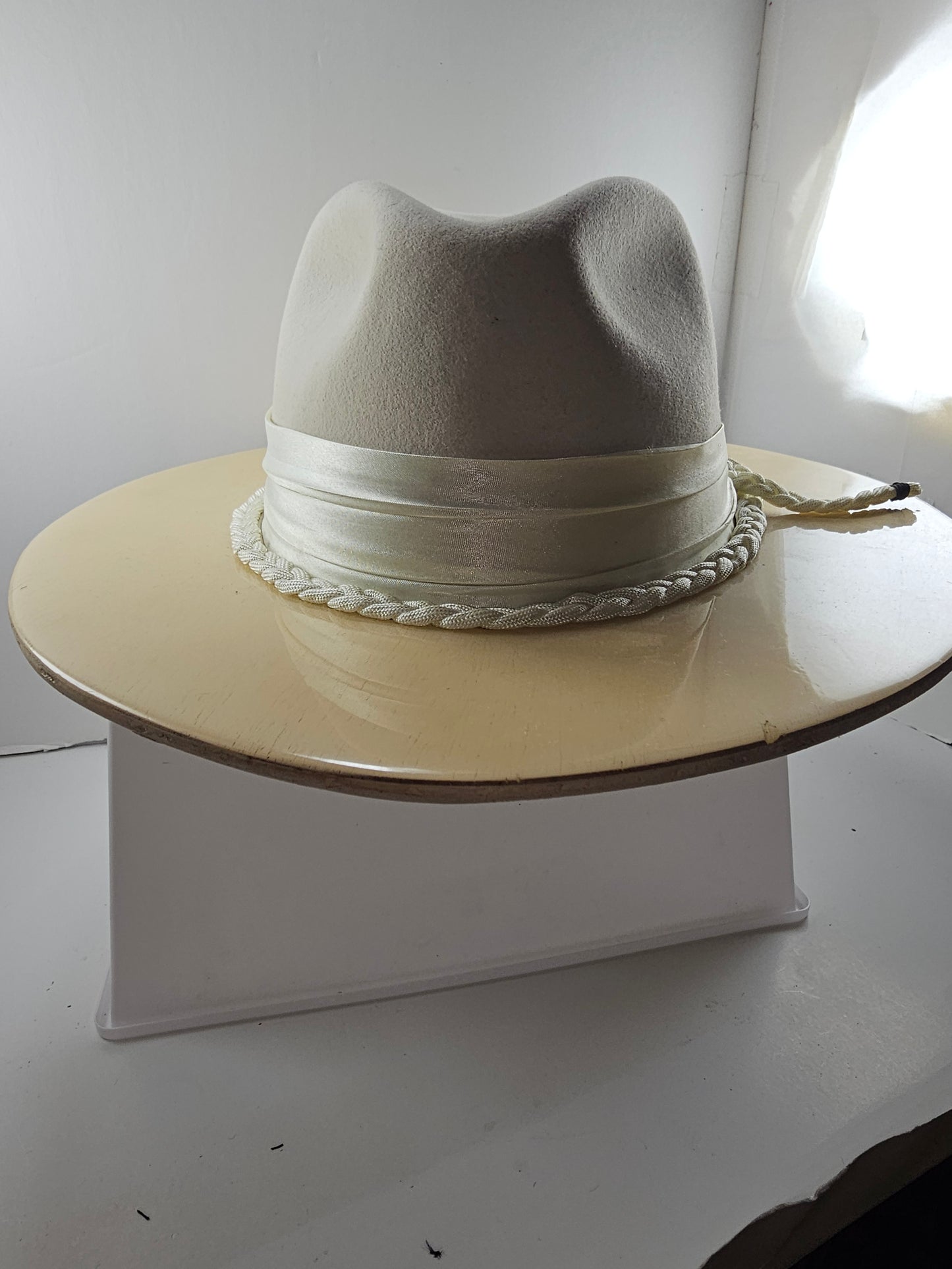 Deluxe Ivory Acrylic Wide Brim Fedora