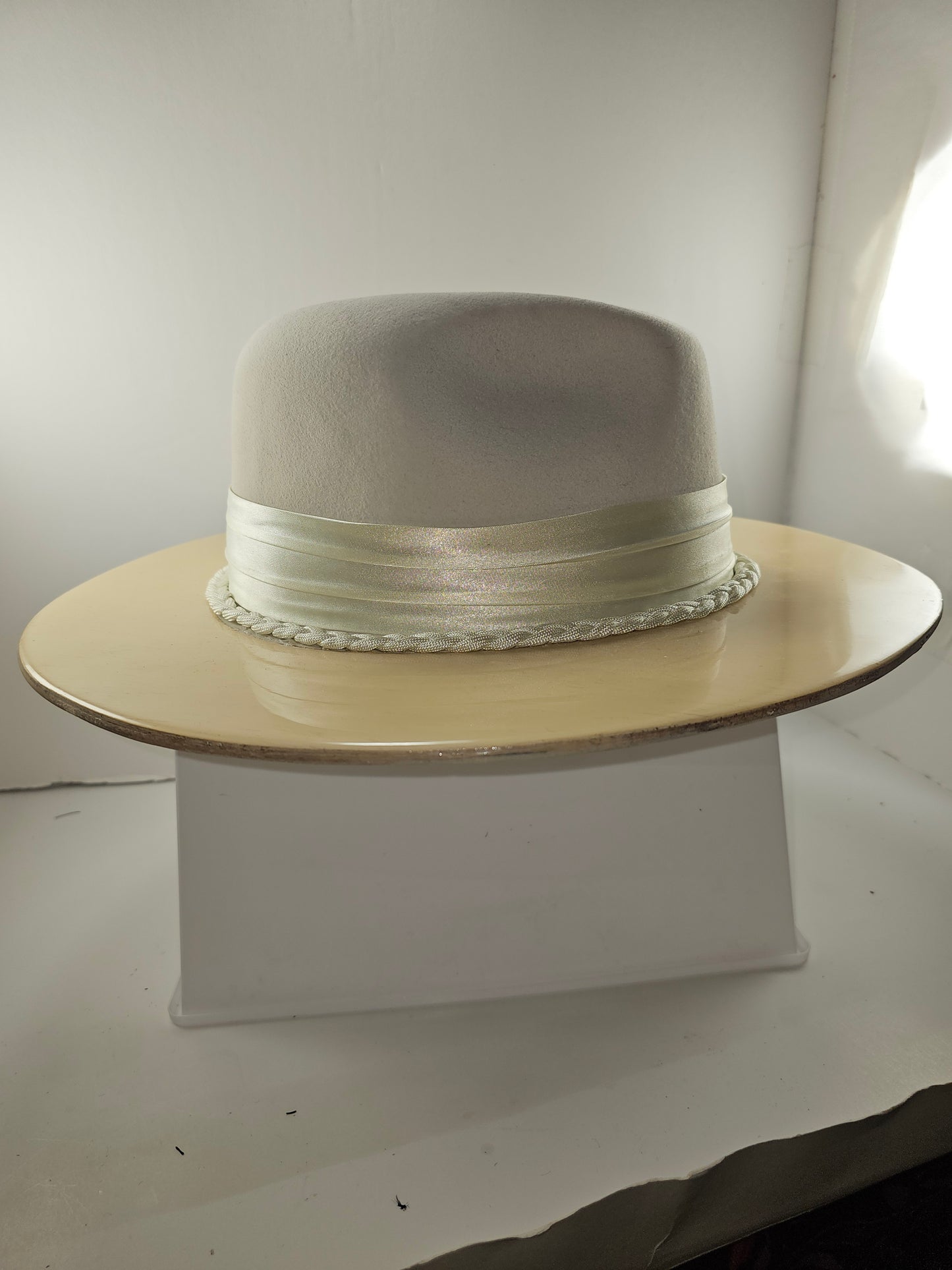 Deluxe Ivory Acrylic Wide Brim Fedora