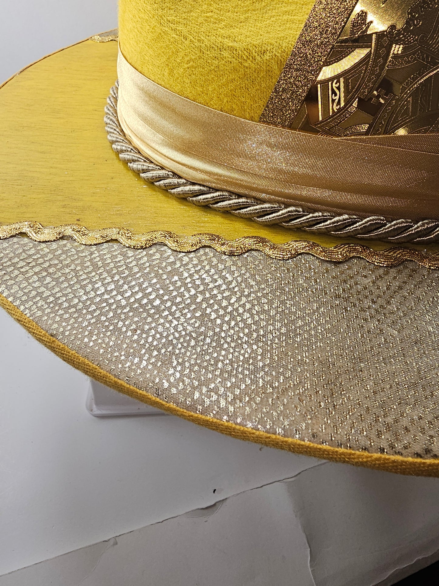 Deluxe Yellow Gold King Wide Brim Fedora