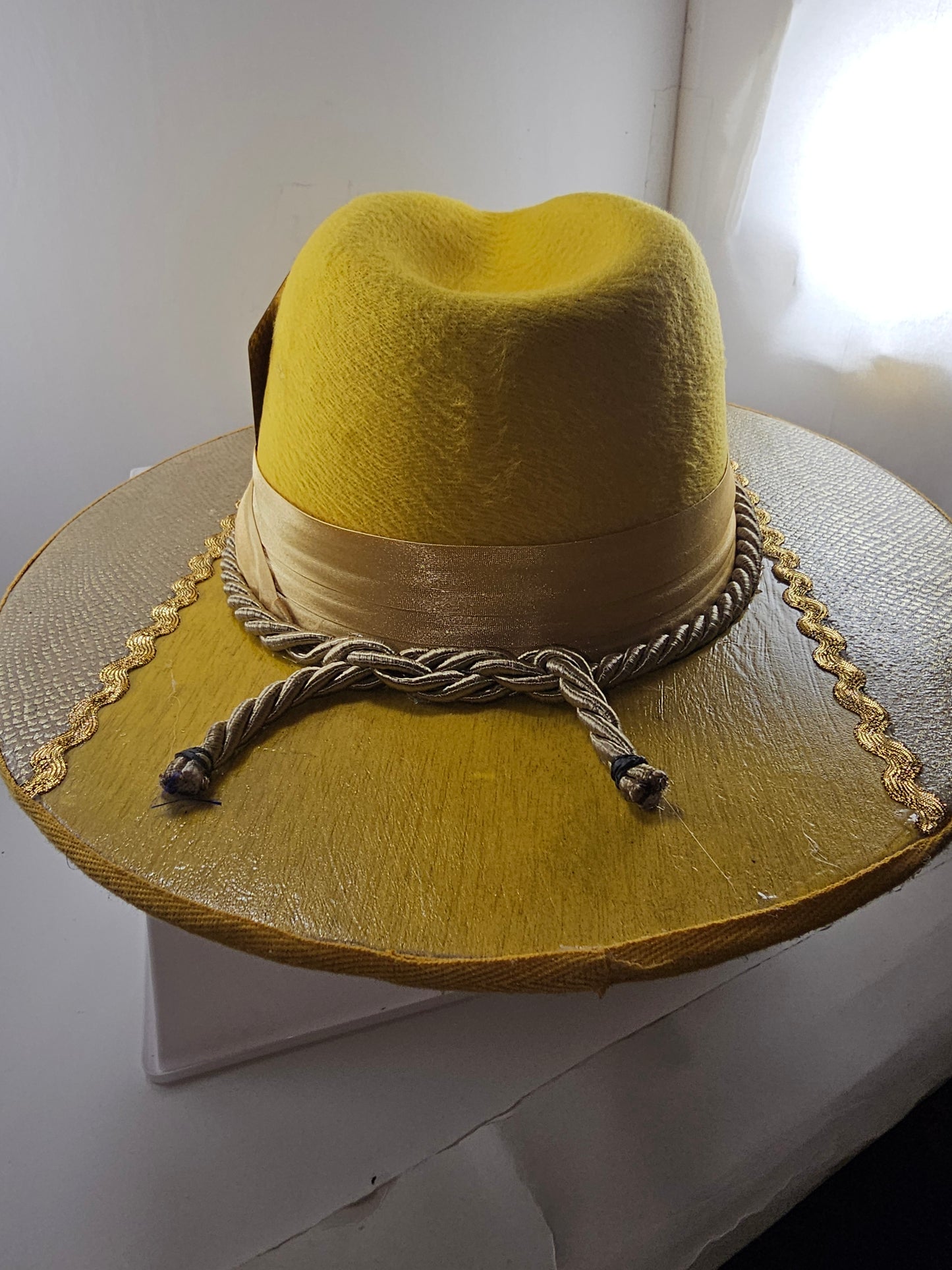 Deluxe Yellow Gold King Wide Brim Fedora