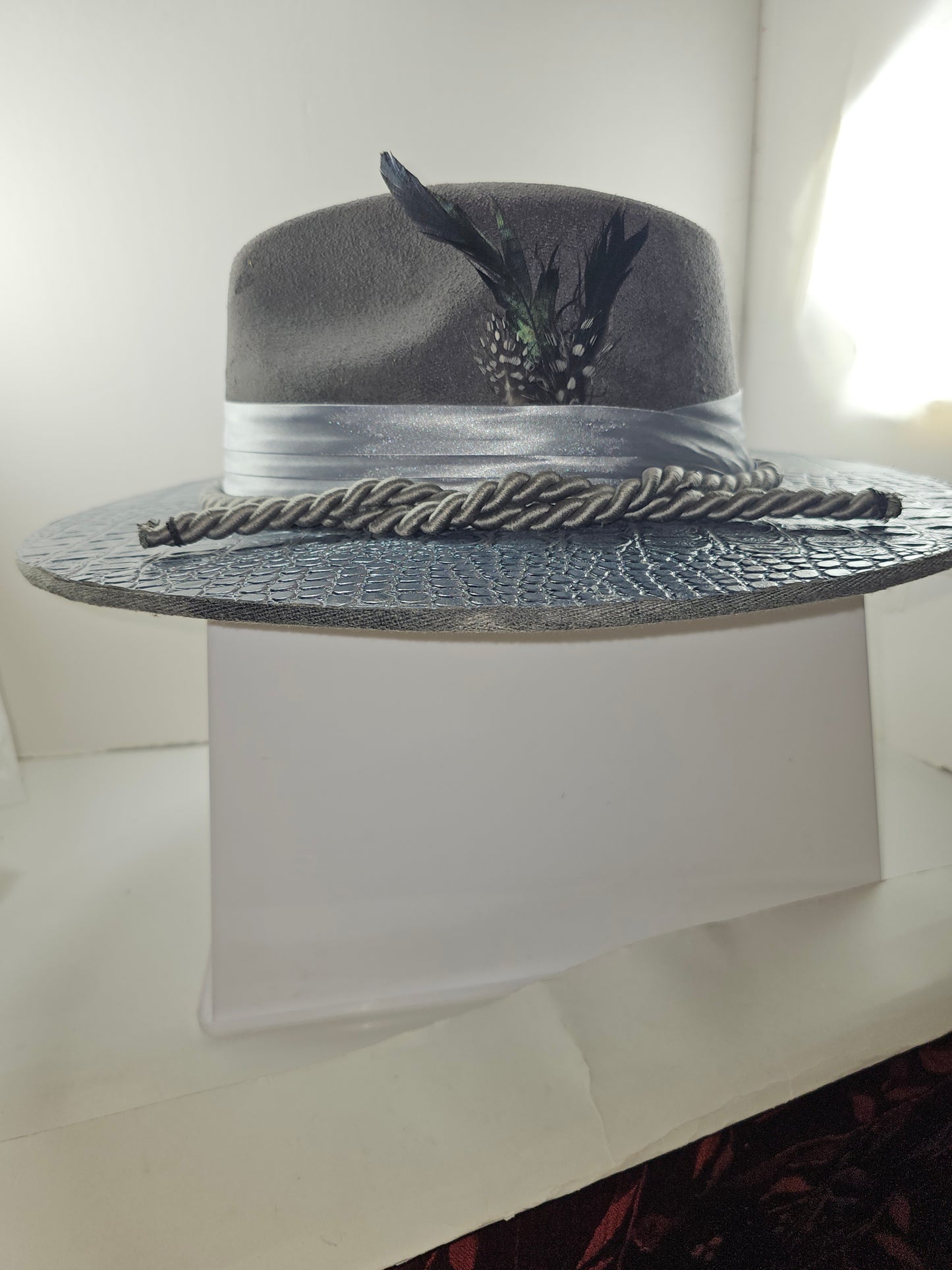 Deluxe Silver Gator back Wide Brim Fedora